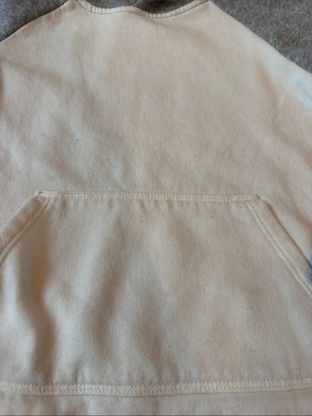Old Navy Cream and Gray Raglan Hoodie for Kids Size 5T - C34-158